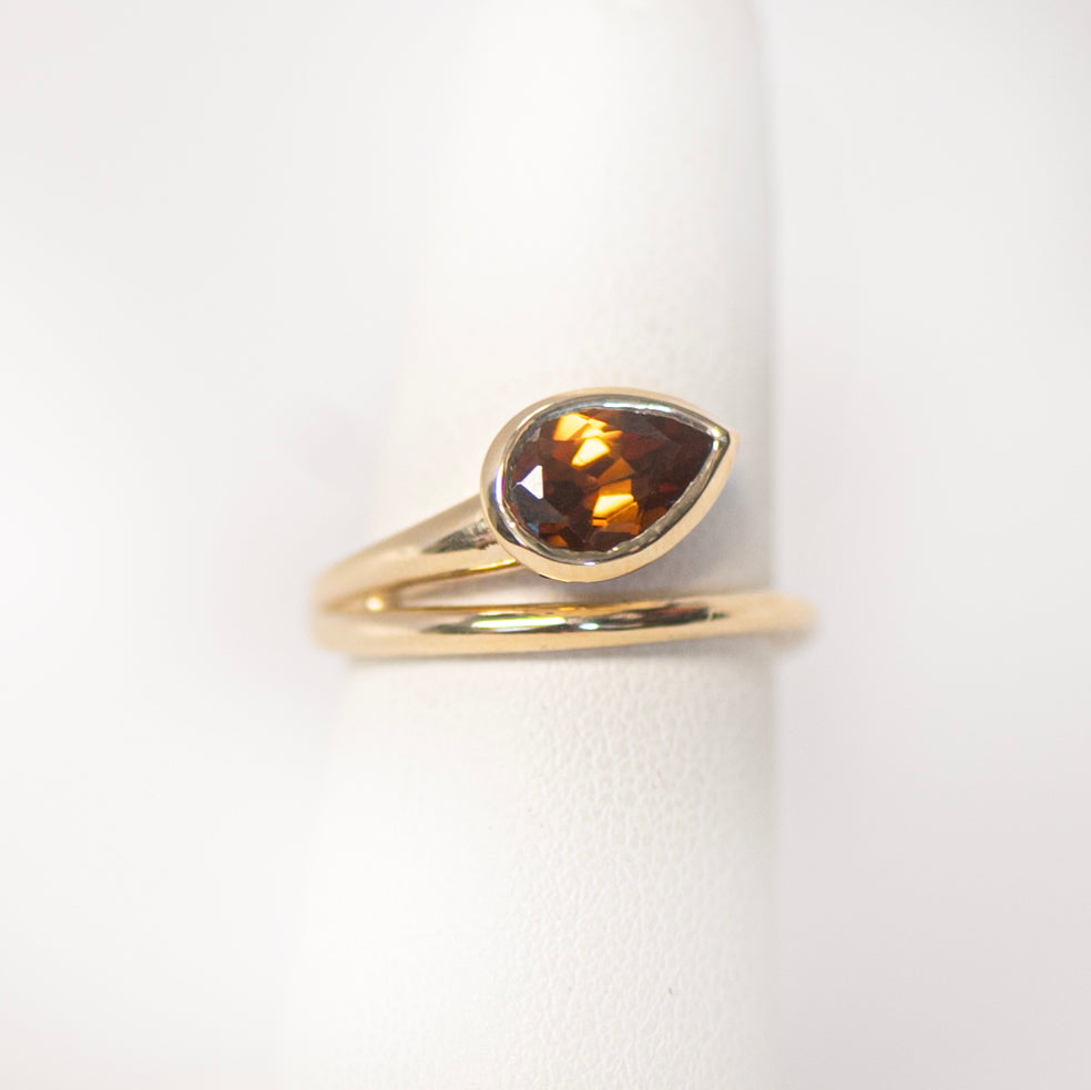 10KY 9x6mm Honey Zircon Bezel in Ring