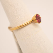 Load image into Gallery viewer, Hot Pink Sapphire 18KY Ring
