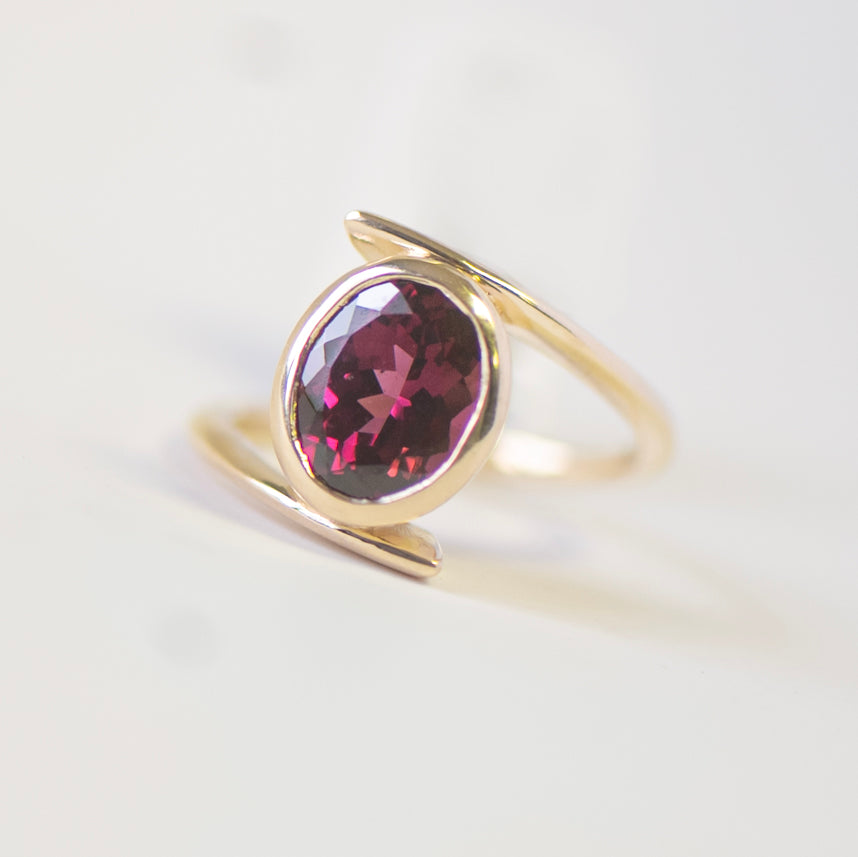 10KY Large Rhodolite Bezel Set Ring