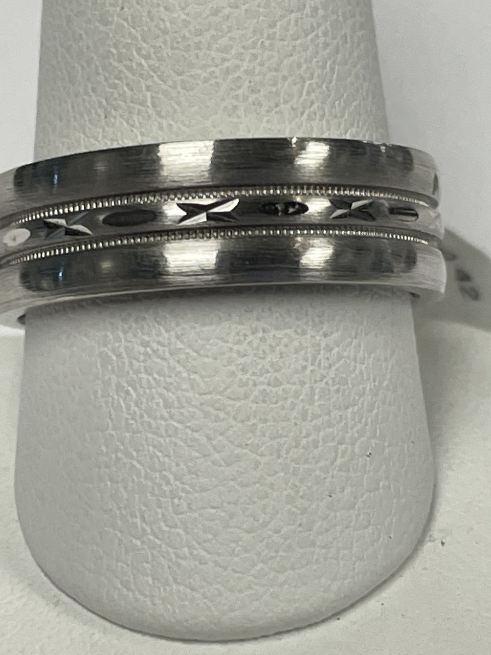14K White Gold Etched Ring