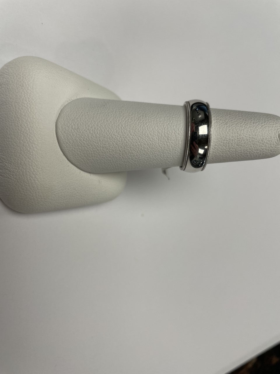 14k White Gold Milgrain Band